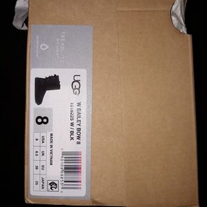 Authentic Ugg bailey bow size 8 woman NIB